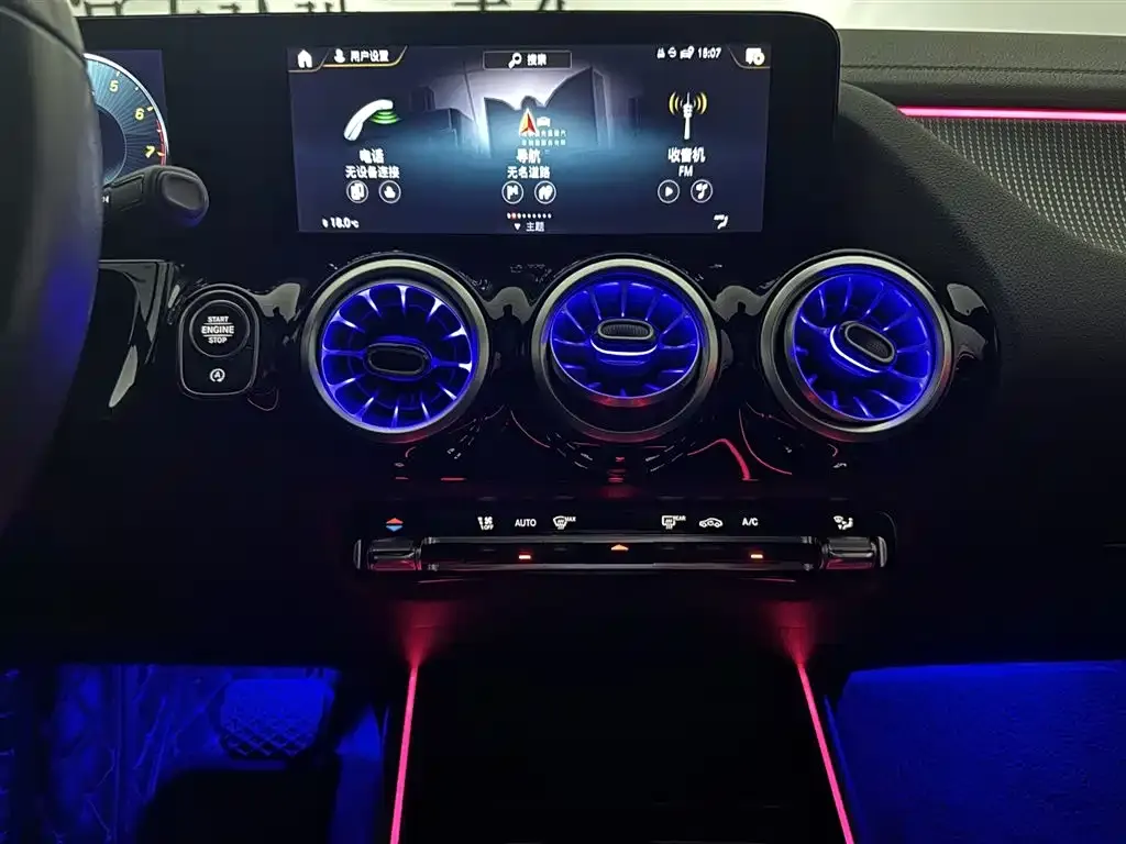 Mercedes-Benz GLA — фото 8