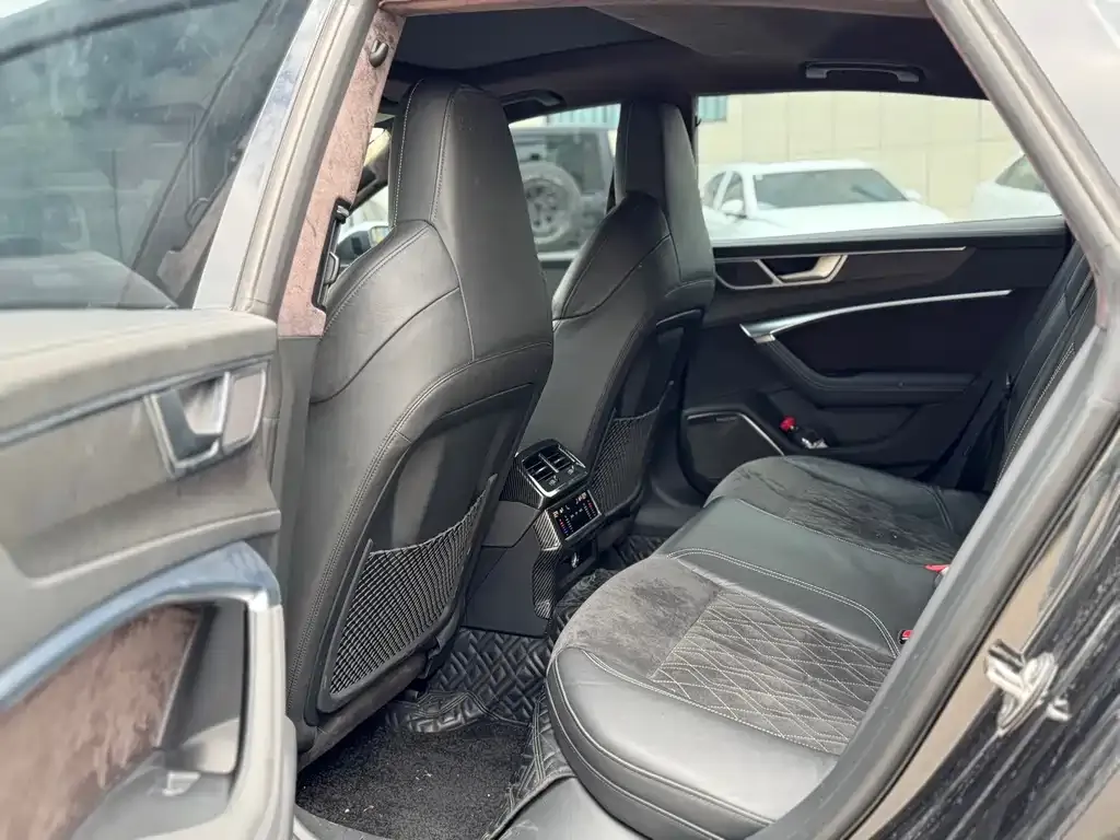 Audi S7 2021 из CN, фото 4