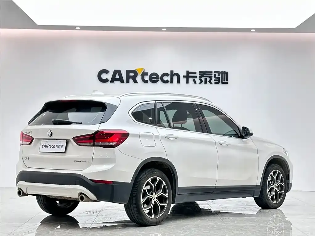 BMW X1 — фото 5