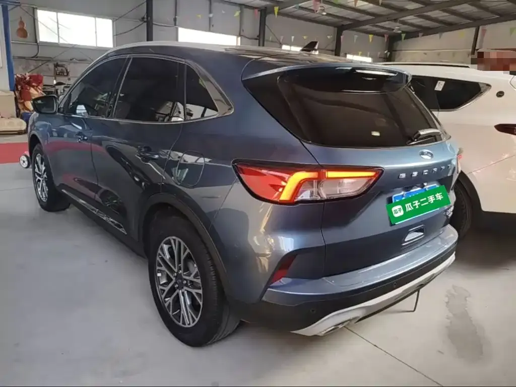 Ford Escape 2022 из CN, фото 2