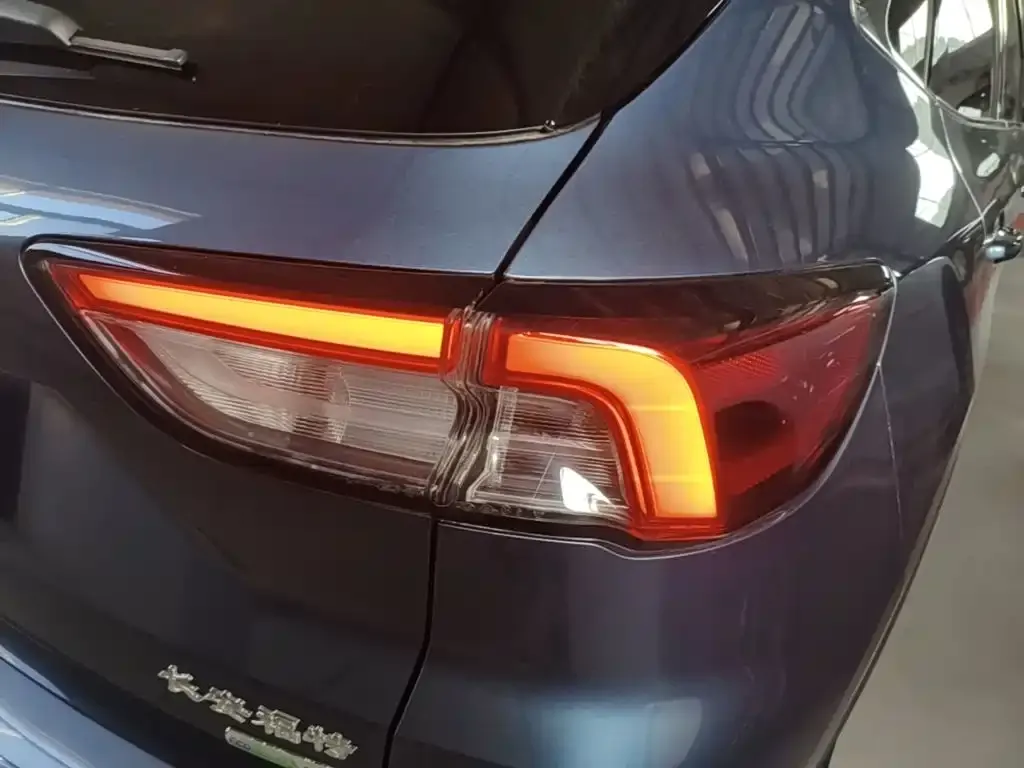 Ford Escape 2022 из CN, фото 4