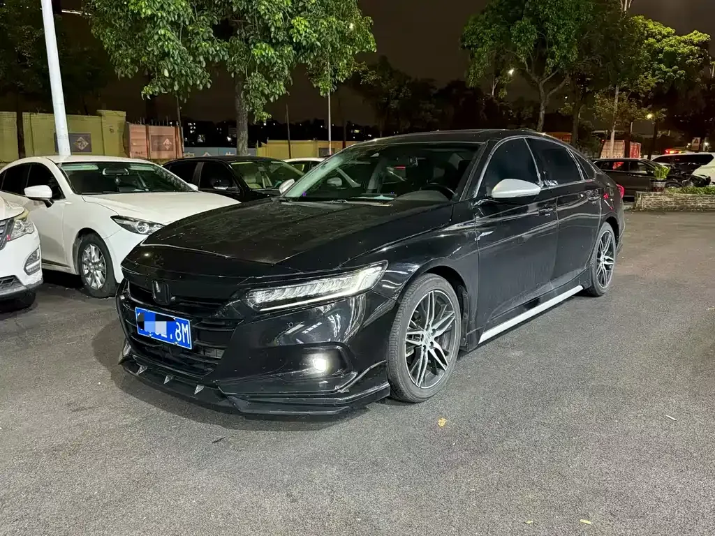Honda Accord — фото 1