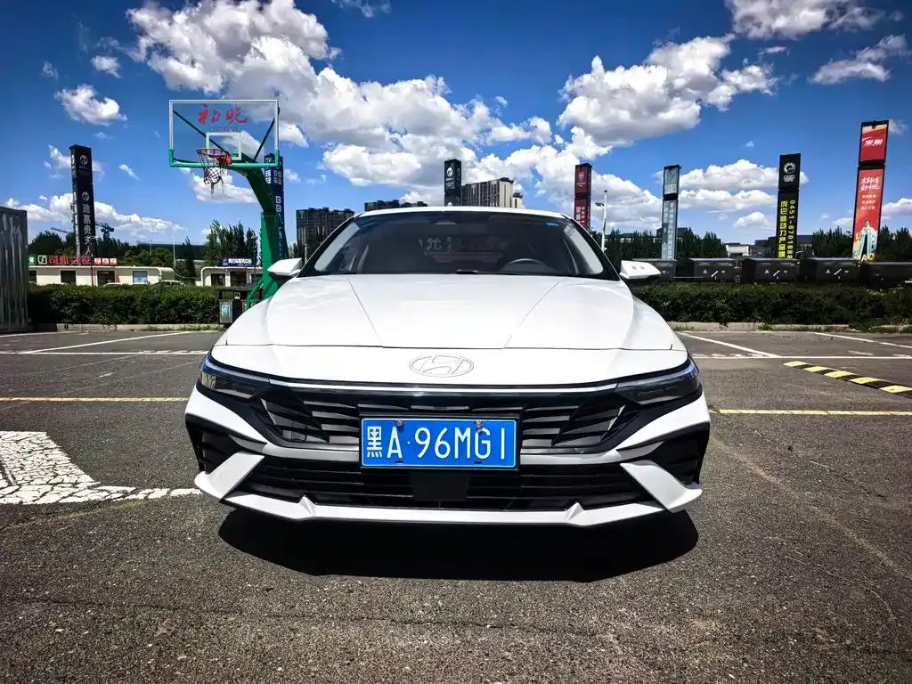 Hyundai Elantra — фото 6