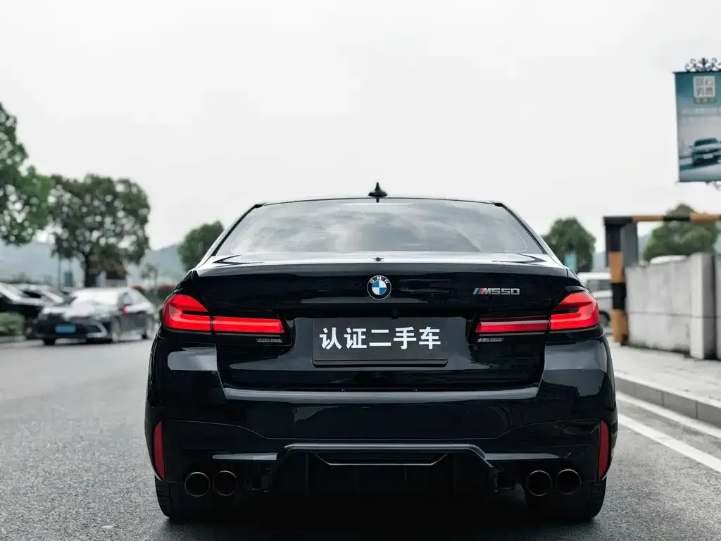 BMW 5 Series — фото 3