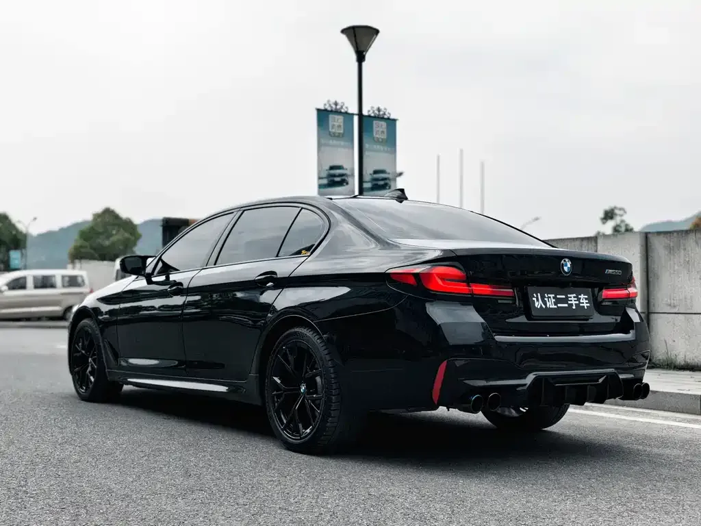 BMW 5 Series — фото 9
