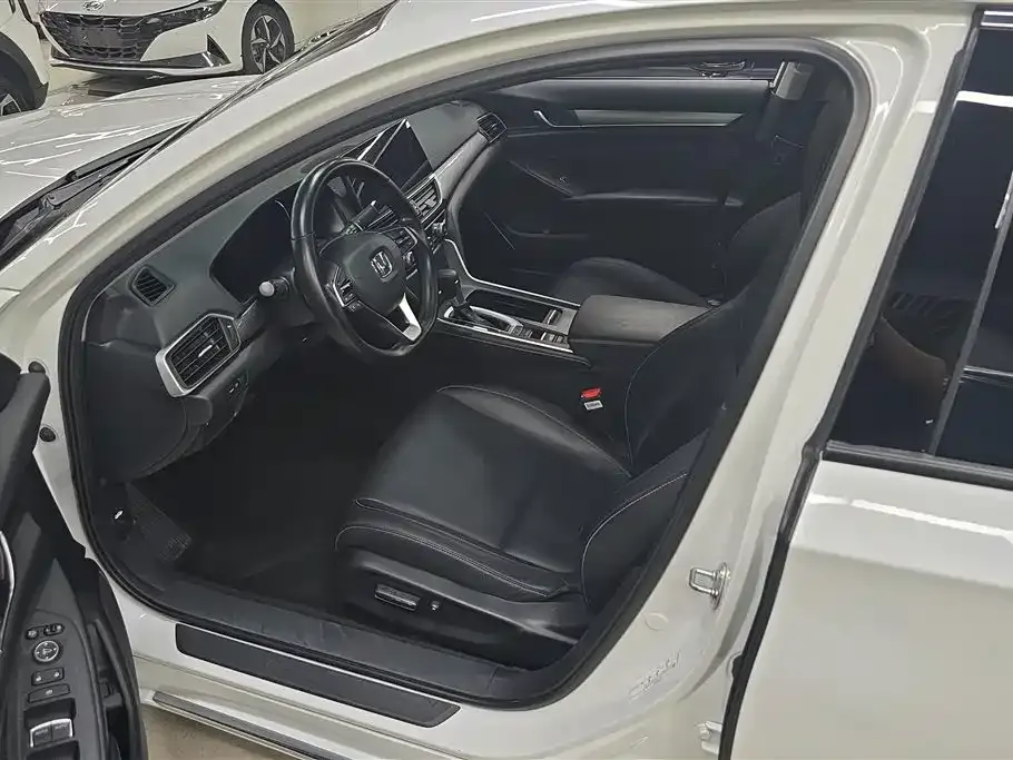 Honda Inspire — фото 10