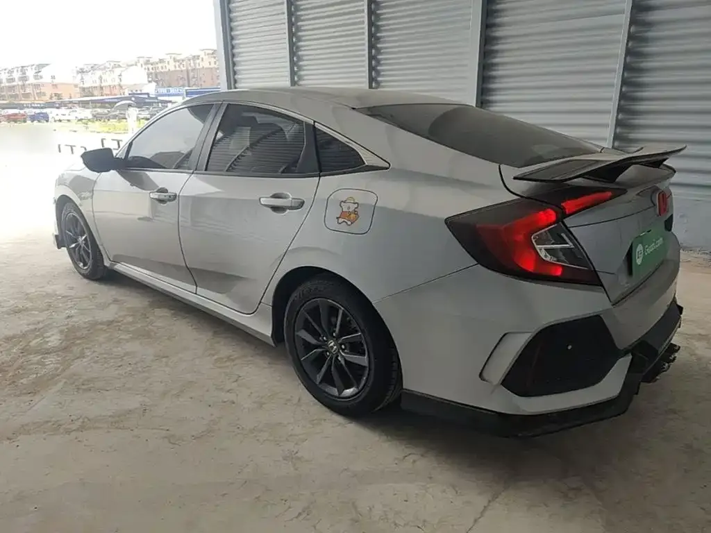 Honda Civic — фото 8