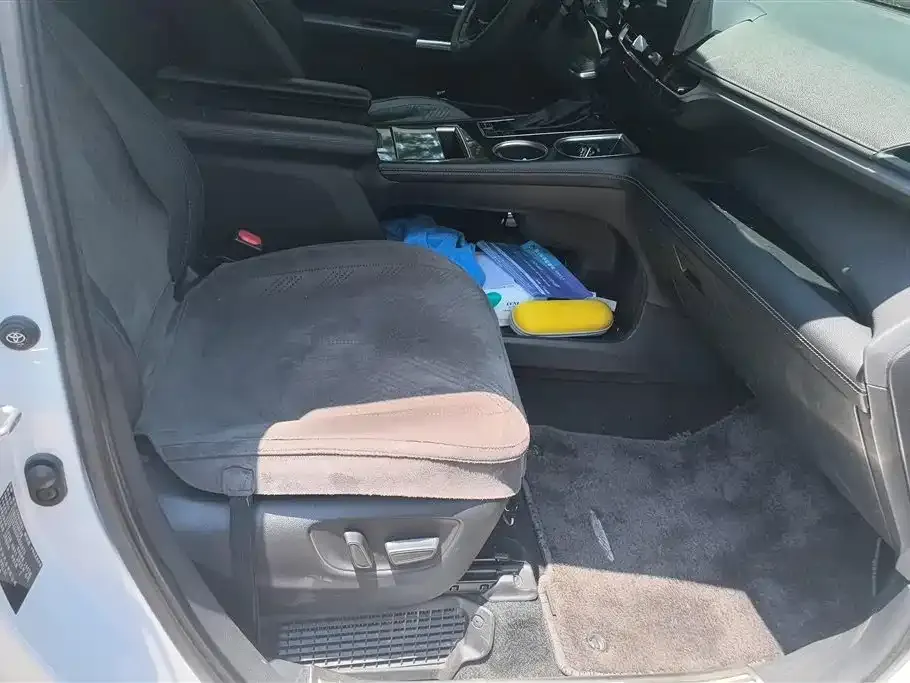 Toyota Sienna — фото 4