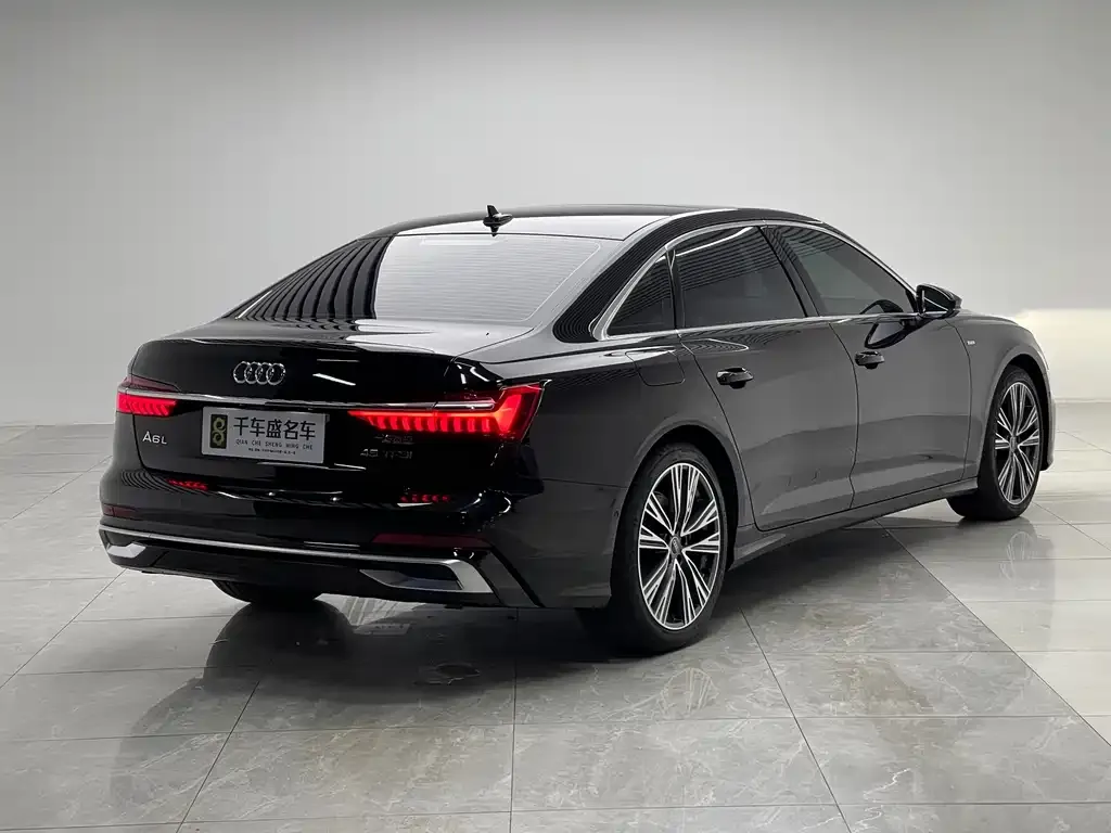 Audi A6L — фото 10