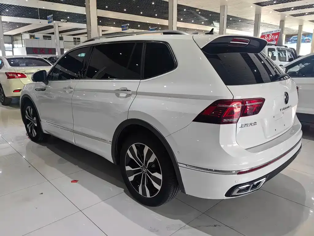 Volkswagen Tiguan L — фото 3