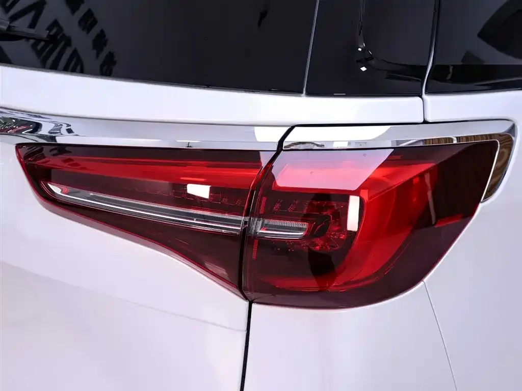 Buick GL8 2024 из CN, фото 2