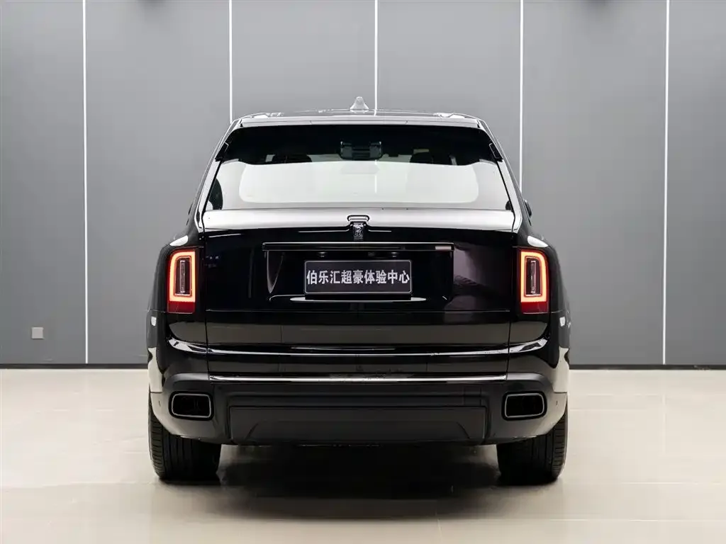 Rolls-Royce Cullinan — фото 9