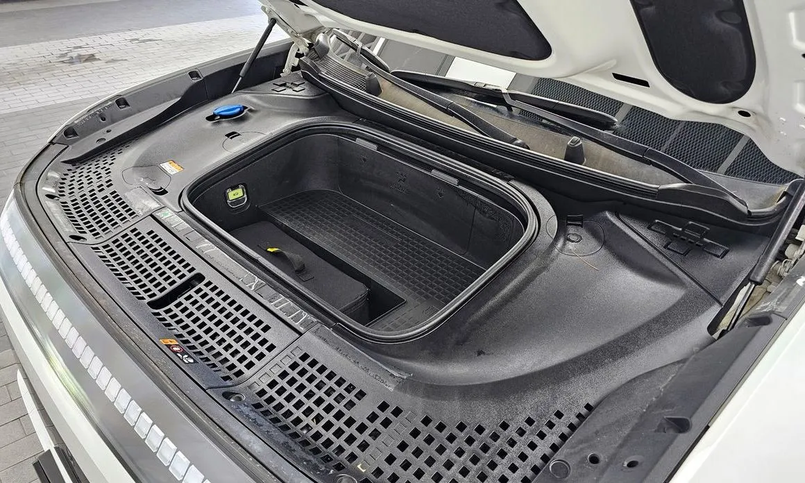 Hyundai Ioniq9 — фото 10