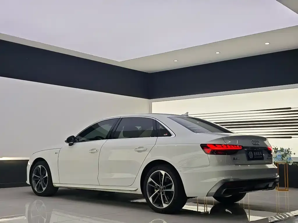 Audi A4L — фото 6