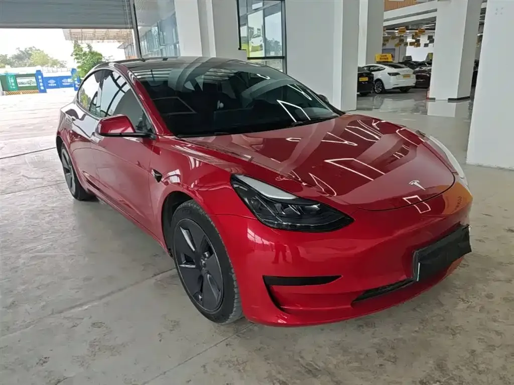 Tesla Model 3 — фото 5