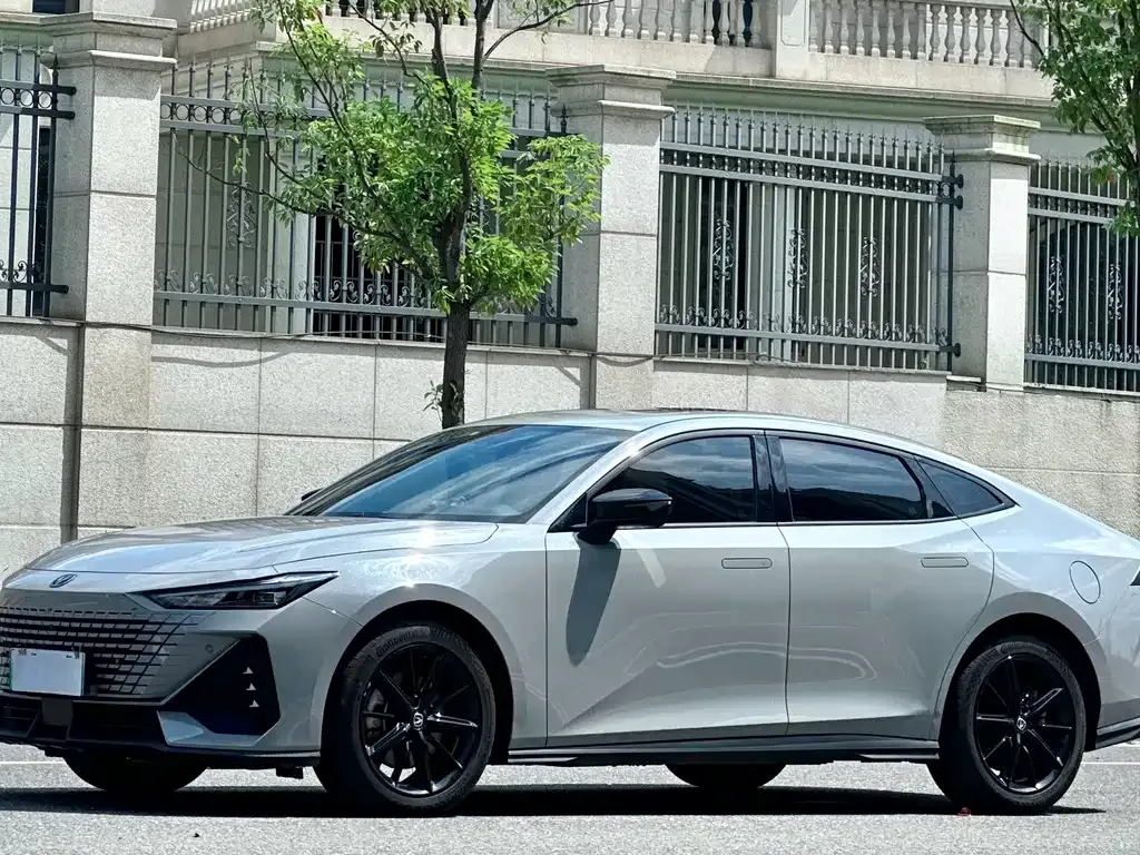 Changan UNI-V iDD