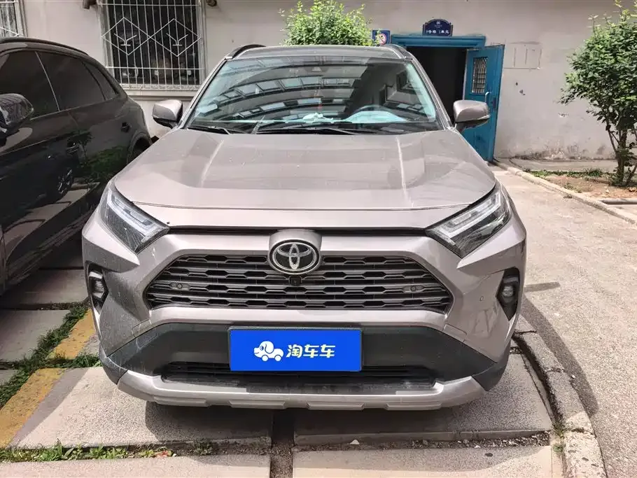 Toyota RAV4 — фото 10