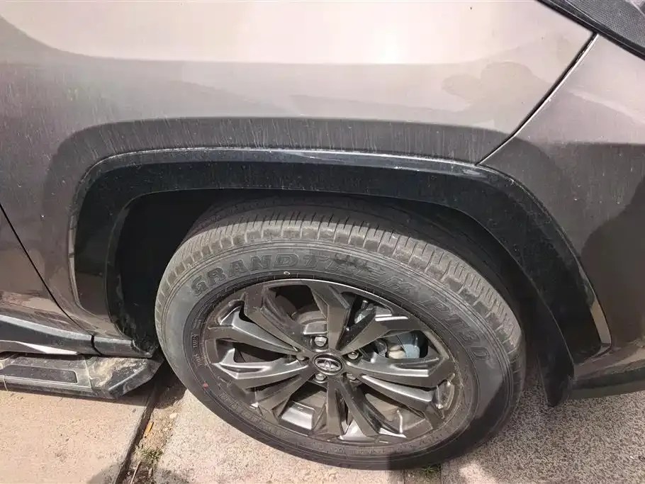 Toyota RAV4 — фото 5