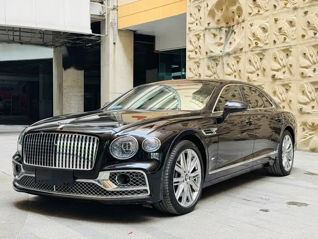 Bentley Flying Spur PHEV — фото 1