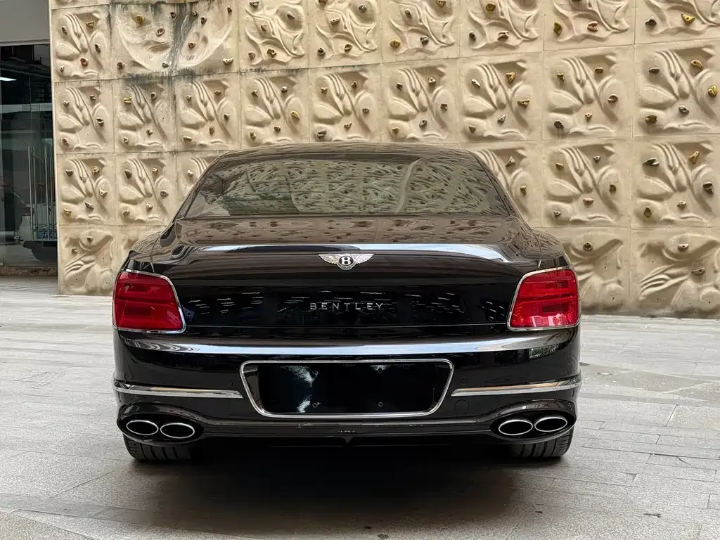 Bentley Flying Spur PHEV — фото 9