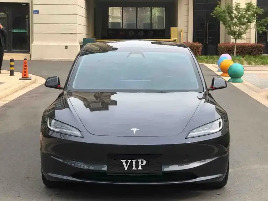 Tesla Model 3 — фото 4