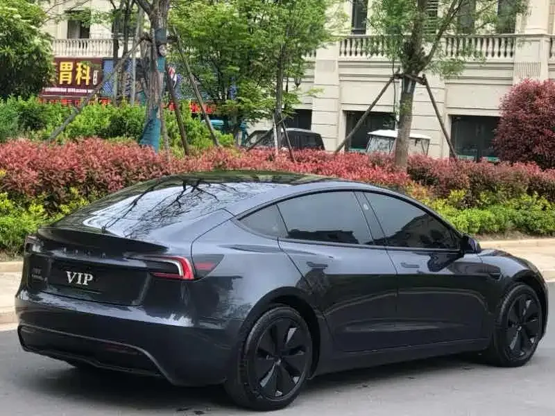 Tesla Model 3 — фото 9
