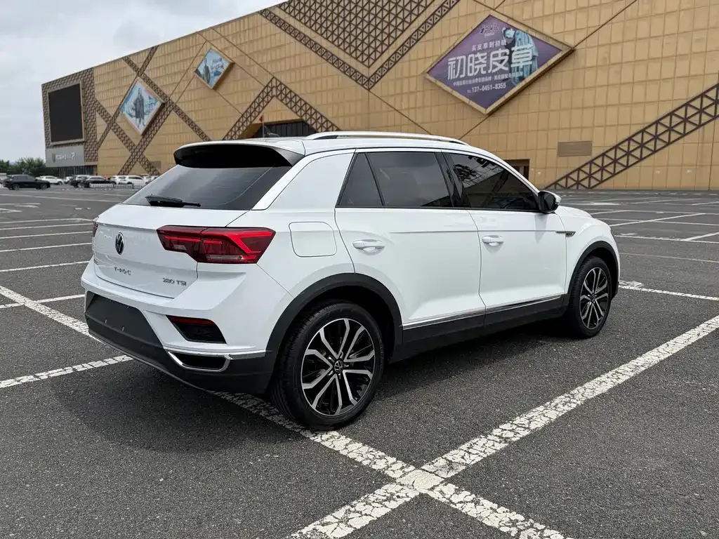Volkswagen T-Roc — фото 8