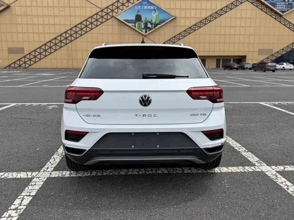 Volkswagen T-Roc — фото 5