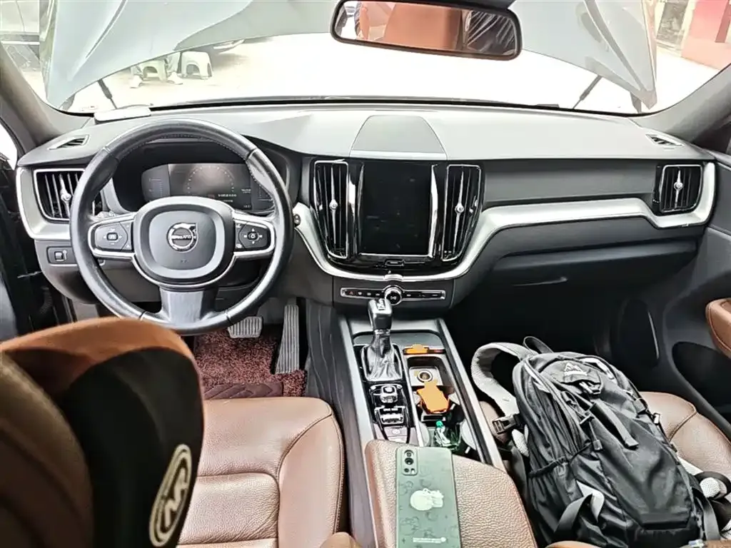 Volvo XC60 2021 из CN, фото 8