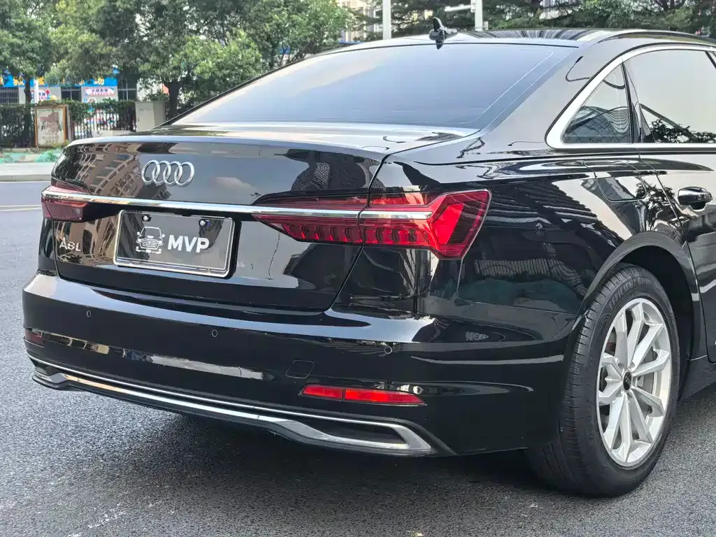 Audi A6L — фото 9