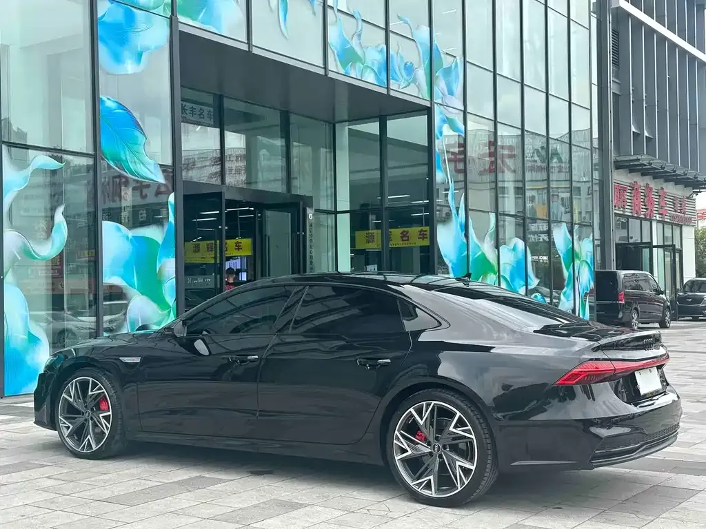 Audi A7L — фото 2