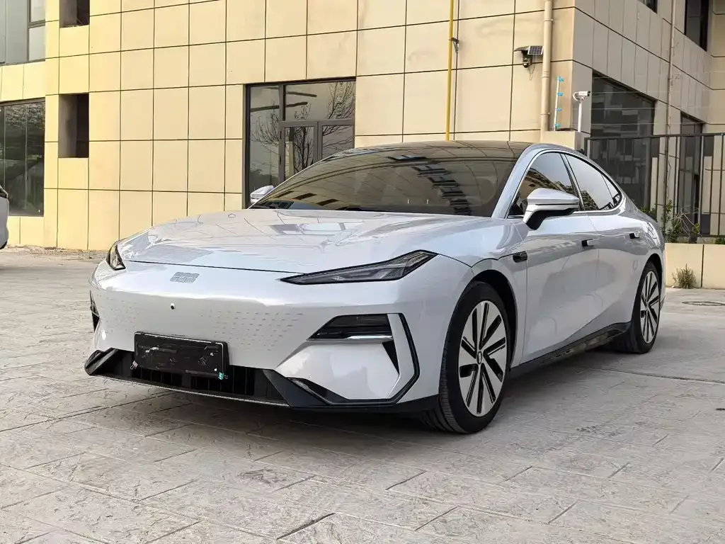 Geely Galaxy E8