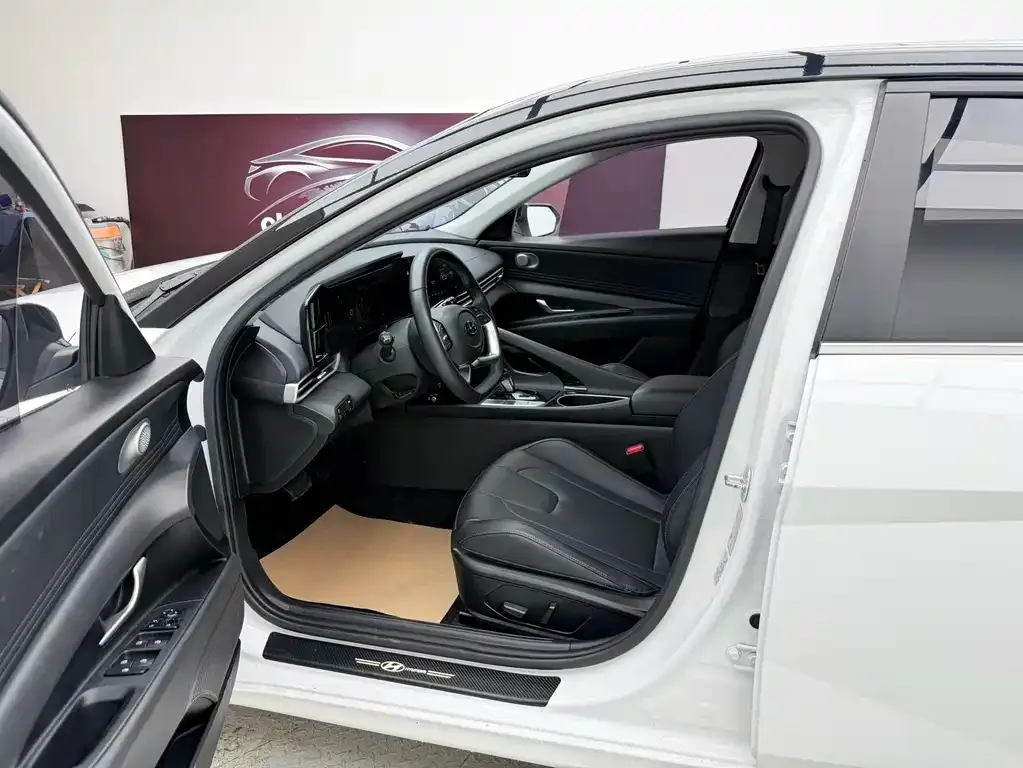 Hyundai Elantra — фото 6