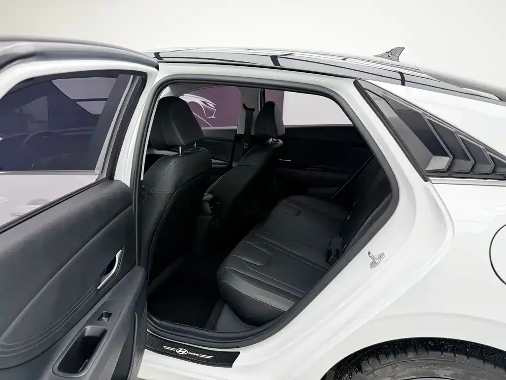 Hyundai Elantra — фото 4