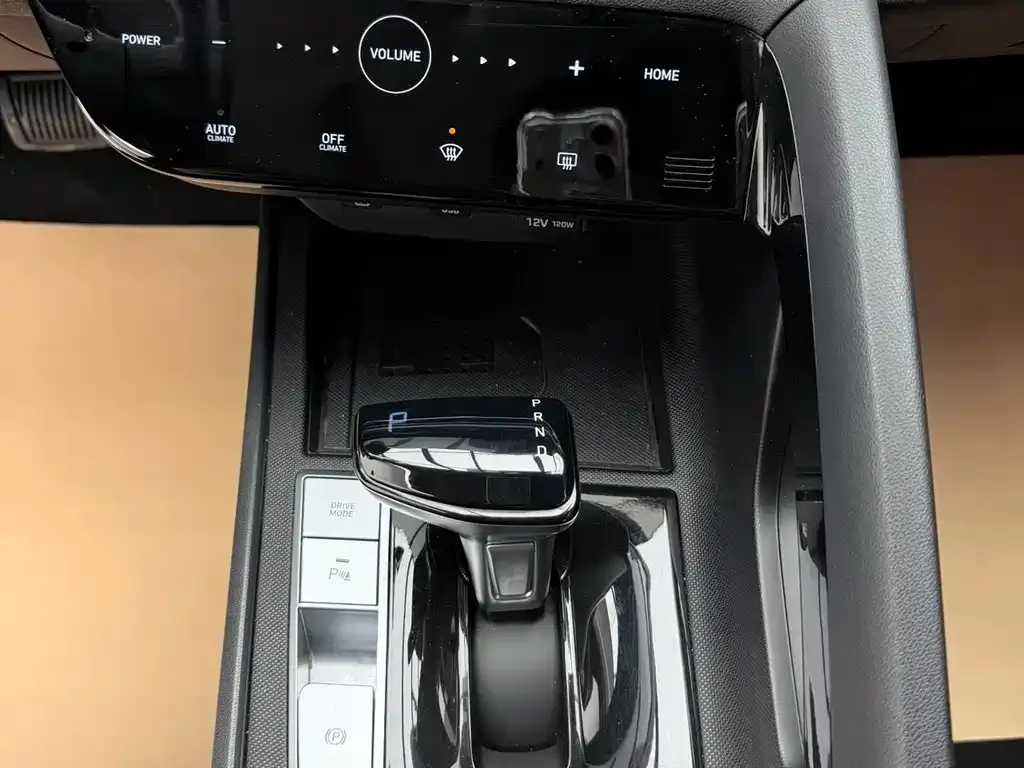Hyundai Elantra — фото 10