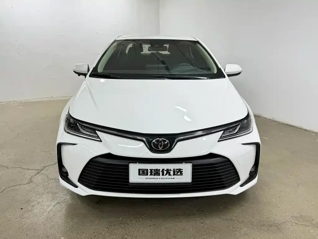 Toyota Corolla — фото 8