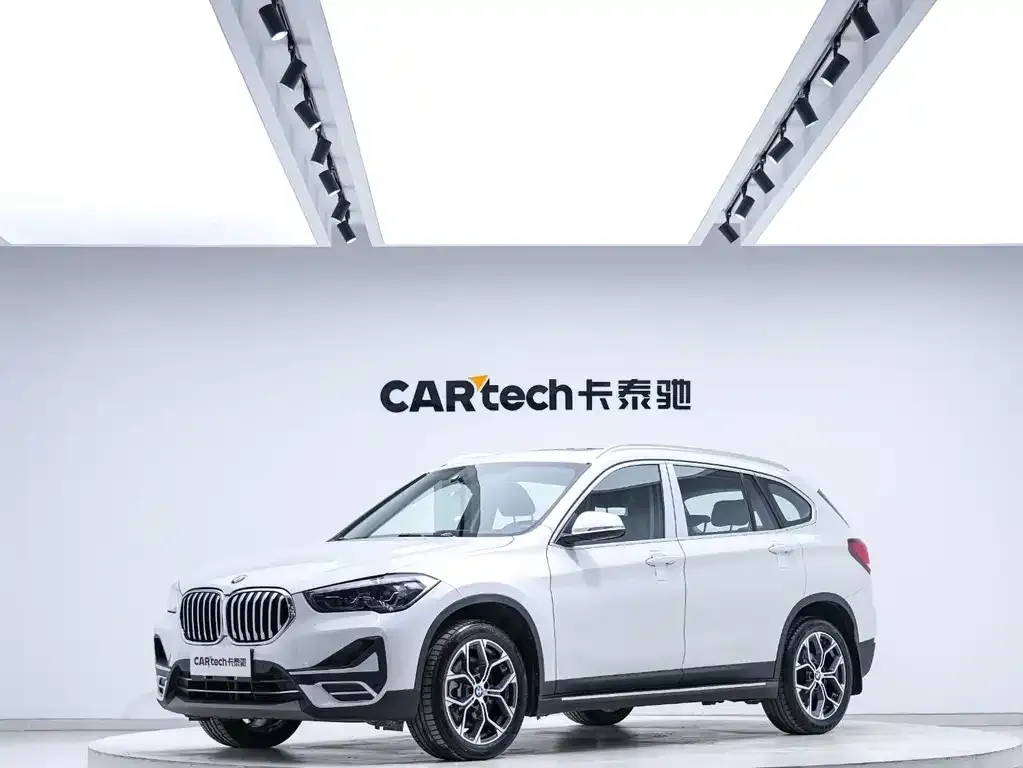 BMW X1 — фото 1