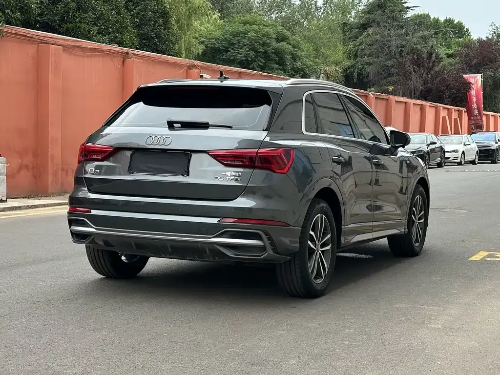 Audi Q3 — фото 10