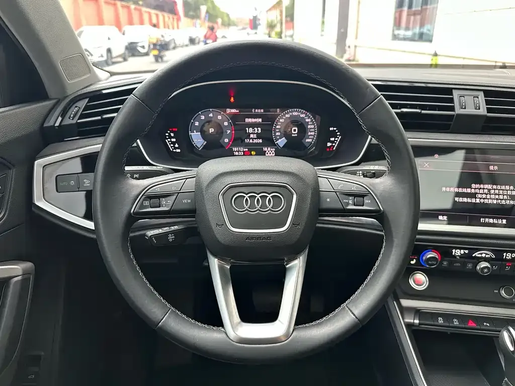 Audi Q3 — фото 8