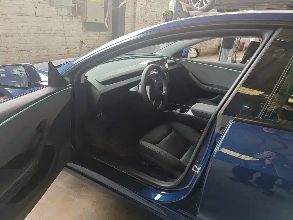 Tesla Model 3 — фото 3