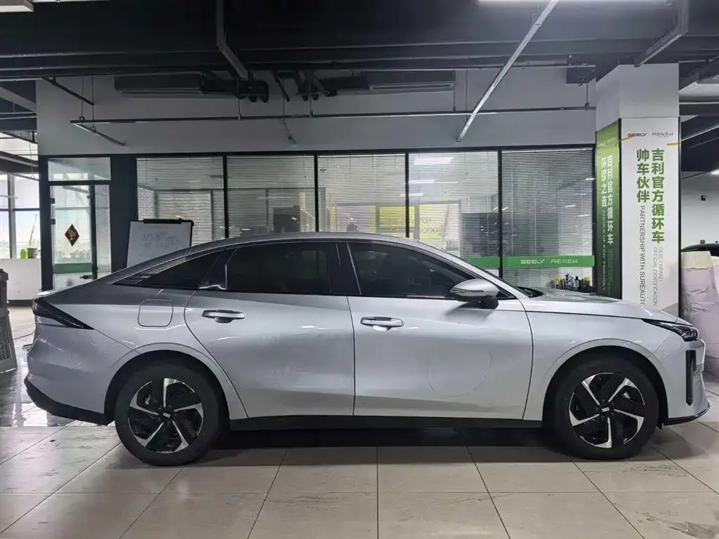 Geely Galaxy L6 2025 из CN, фото 8