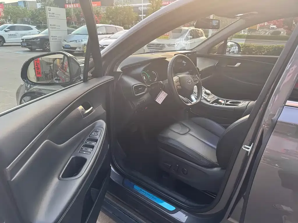 Hyundai Santa Fe 2023 из CN, фото 9