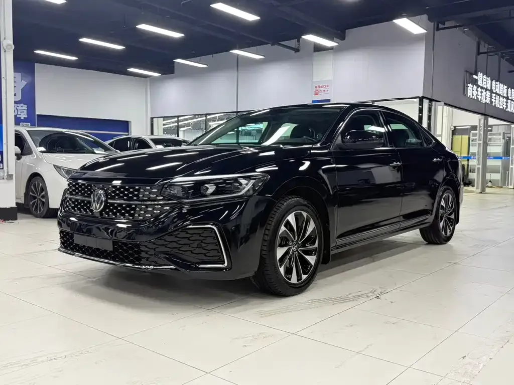 Volkswagen Passat — фото 1