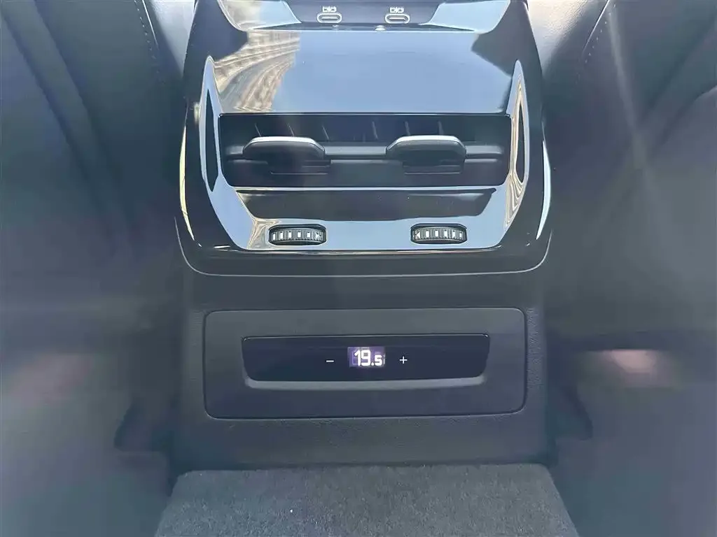 Audi A5L — фото 2