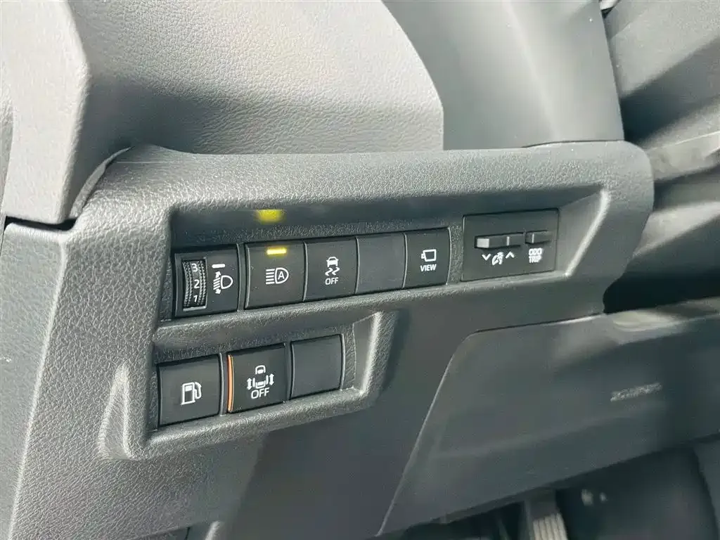 Toyota Sienna — фото 8