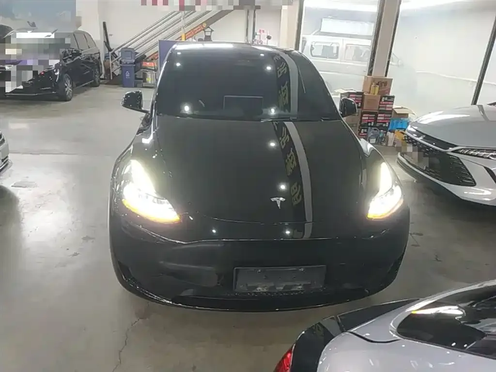 Tesla Model Y — фото 4