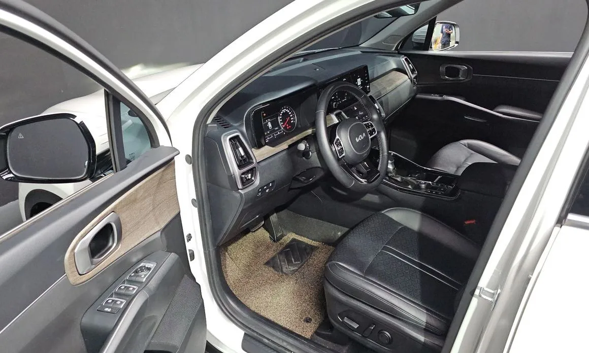 Kia Sorento — фото 9