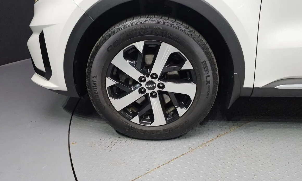 Kia Sorento — фото 8