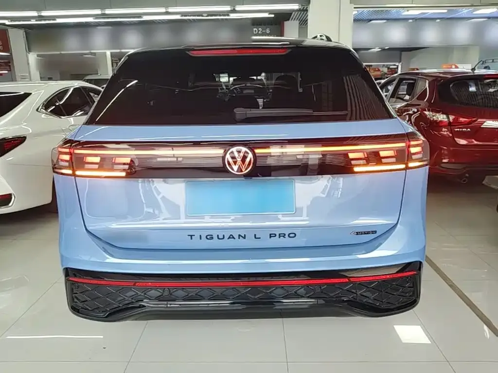 Volkswagen Tiguan L — фото 10