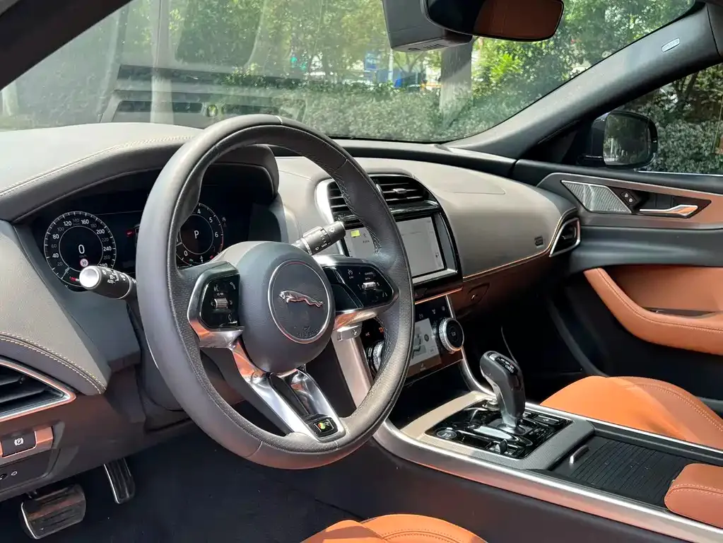 Jaguar XEL — фото 10